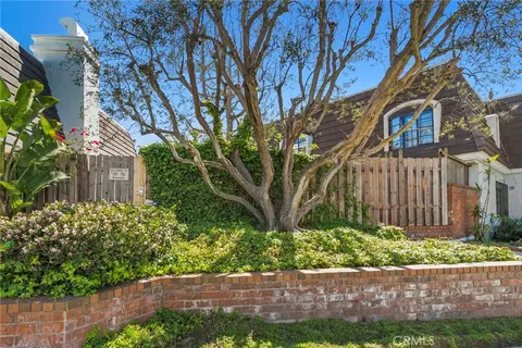 7866 W Manchester Ave, Playa Del Rey, CA 90293