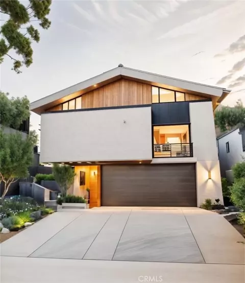 1230 6th St, Manhattan Beach, CA 90266