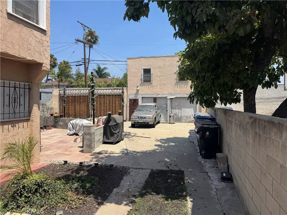  2510 3rd Ave, Los Angeles, CA 90018 photo 2