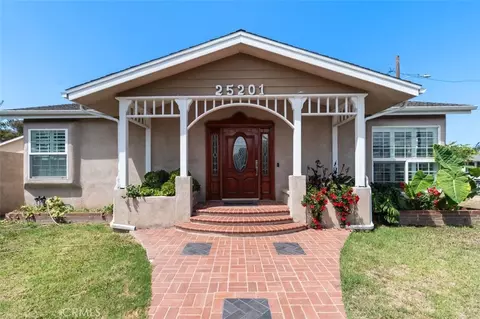 25201 Walnut St, Lomita, CA 90717