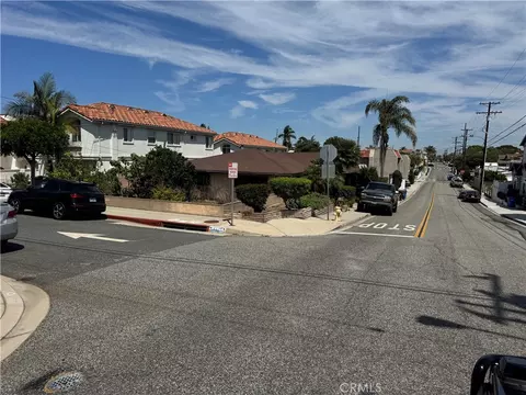 2223 Harriman Ln, Redondo Beach, CA 90278