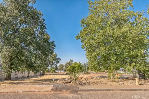 300 Starlight Ct, Paradise, CA 95969