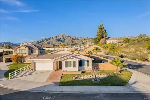 29762 Padilla Ct, Highland, CA 92346