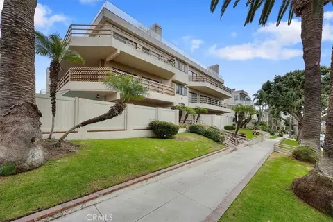 512 Esplanade #303, Redondo Beach, CA 90277