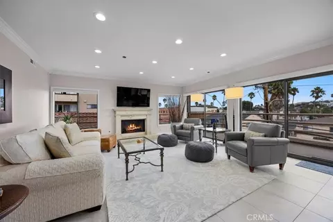 512 Esplanade #303, Redondo Beach, CA 90277