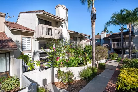 1825 Caddington Dr #25, Rancho Palos Verdes, CA 90275