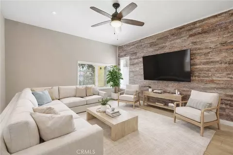 10105 S Main St, Los Angeles, CA 90003