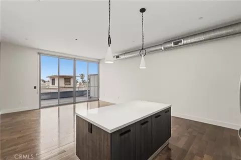 Living - 433 Pine #408, Long Beach, CA 90802 photo 6 of 8