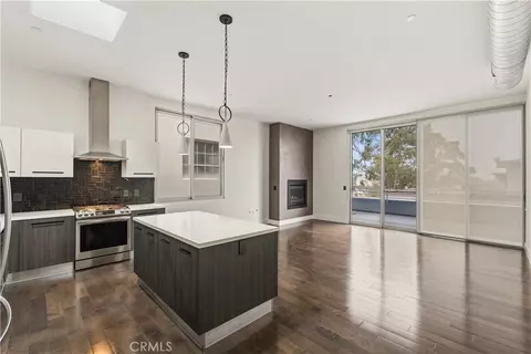 Living - 433 Pine #408, Long Beach, CA 90802 photo 4 of 8