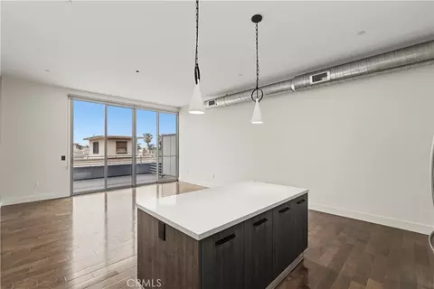 Living - 433 Pine #408, Long Beach, CA 90802 photo 6 of 8