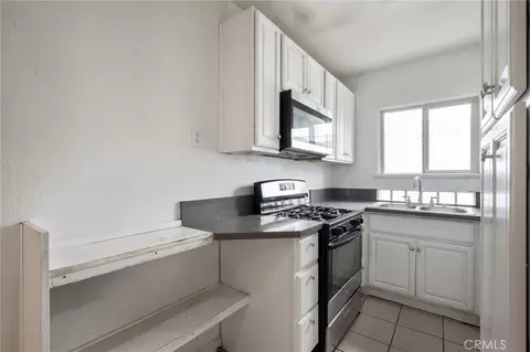 Kitchen - 2736 E Jackson, Carson, CA 90810 photo 2 of 3