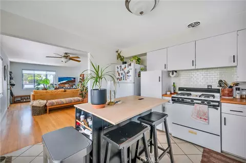 Kitchen - 4124 E Broadway, Long Beach, CA 90803 photo 4 of 6