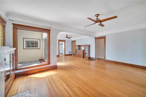 Living - 4124 E Broadway, Long Beach, CA 90803 photo 2 of 10
