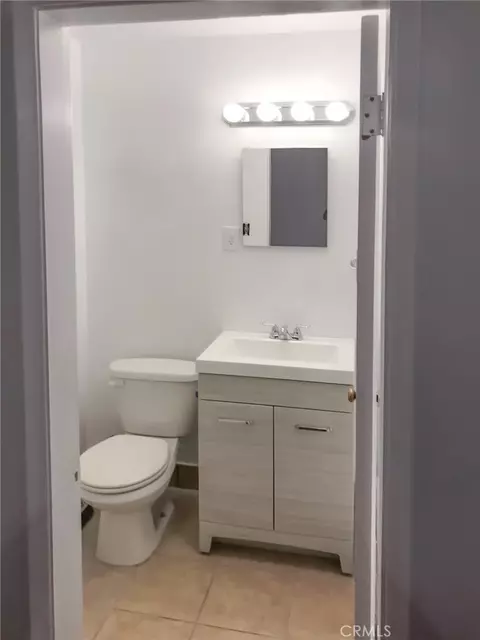 Bath - 4124 E Broadway, Long Beach, CA 90803 photo 5 of 5