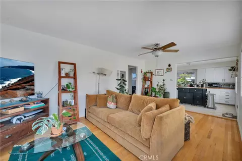 Living - 4124 E Broadway, Long Beach, CA 90803 photo 7 of 10
