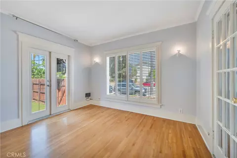 Living - 4124 E Broadway, Long Beach, CA 90803 photo 5 of 10