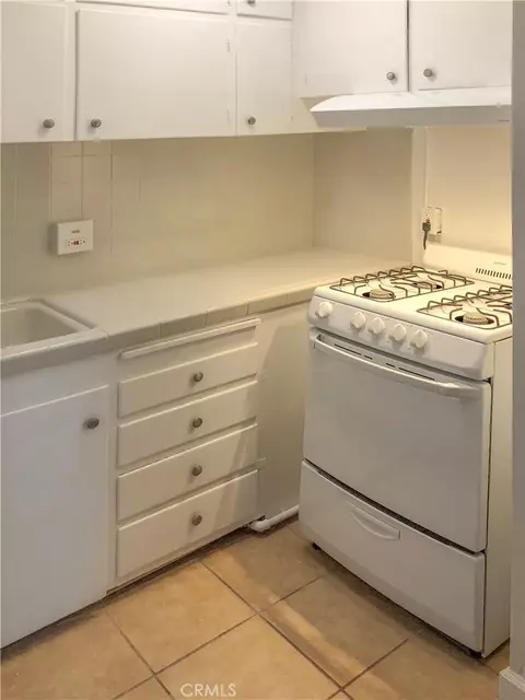 Kitchen - 4124 E Broadway, Long Beach, CA 90803 photo 6 of 6