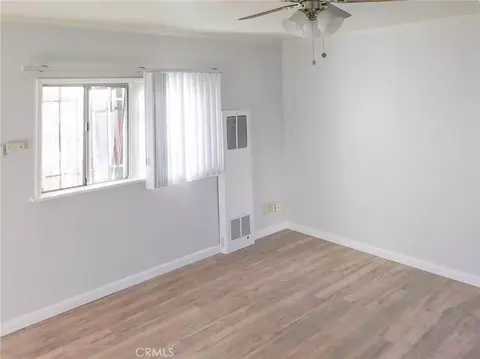 Living - 4124 E Broadway, Long Beach, CA 90803 photo 9 of 10