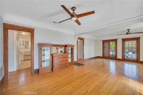 Living - 4124 E Broadway, Long Beach, CA 90803 photo 1 of 10