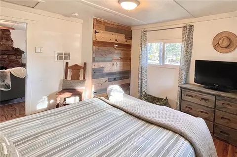 Bedroom - 746 Talmadge Rd, Big Bear Lake, CA 92315 photo 4 of 9