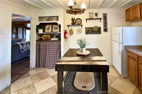 Kitchen - 746 Talmadge Rd, Big Bear Lake, CA 92315 photo 3 of 5