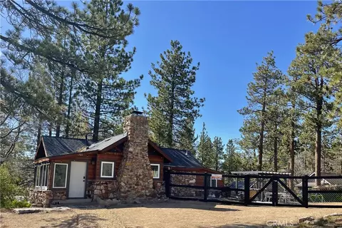 Exterior - 746 Talmadge Rd, Big Bear Lake, CA 92315 photo 4 of 14