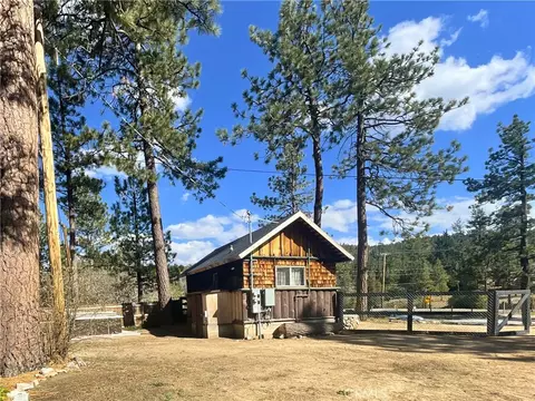 Exterior - 746 Talmadge Rd, Big Bear Lake, CA 92315 photo 6 of 14