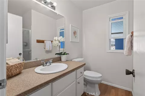 Bath - 24729 Neptune Ave, Carson, CA 90745 photo 3 of 4