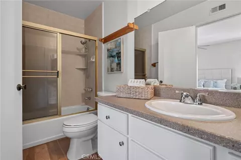 Bath - 24729 Neptune Ave, Carson, CA 90745 photo 1 of 4