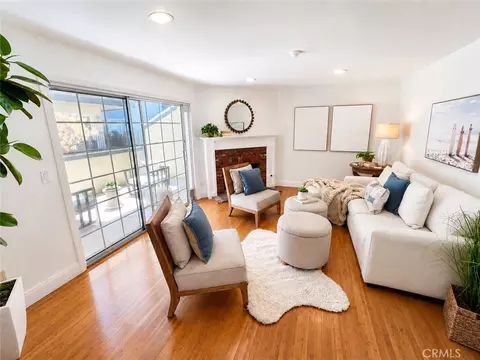 208 S Catalina Ave #C, Redondo Beach, CA 90277