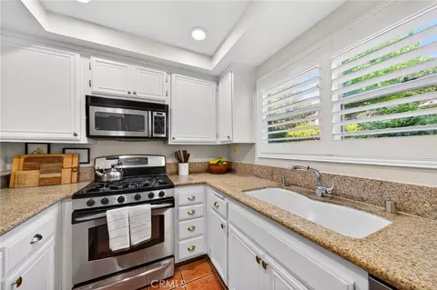 Kitchen - 2731 Erringer #71, Simi Valley, CA 93065 photo 1 of 3