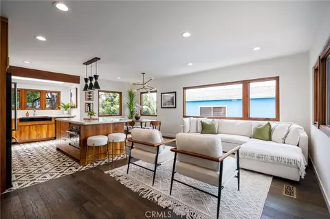 918 3rd St, Hermosa Beach, CA 90254