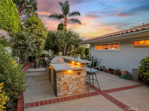 700 Yarmouth Rd, Palos Verdes Estates, CA 90274