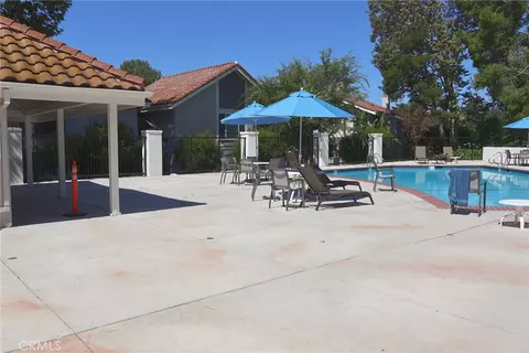 Exterior - 929 Thistlegate, Oak Park, CA 91377 photo 7 of 8