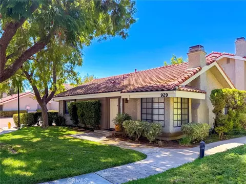929 Thistlegate, Oak Park, CA 91377