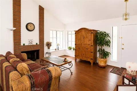 Living - 929 Thistlegate, Oak Park, CA 91377 photo 2 of 2