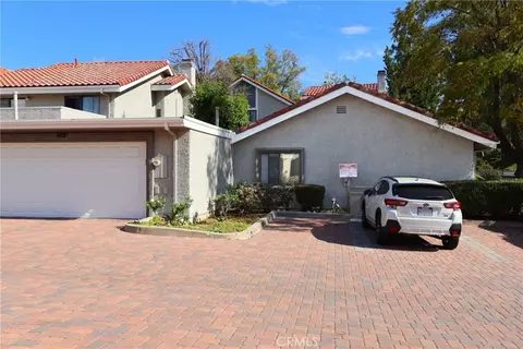 Exterior - 929 Thistlegate, Oak Park, CA 91377 photo 6 of 8