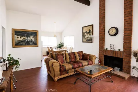 Living - 929 Thistlegate, Oak Park, CA 91377 photo 1 of 2