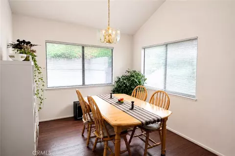 Dining - 929 Thistlegate, Oak Park, CA 91377 photo 1 of 2