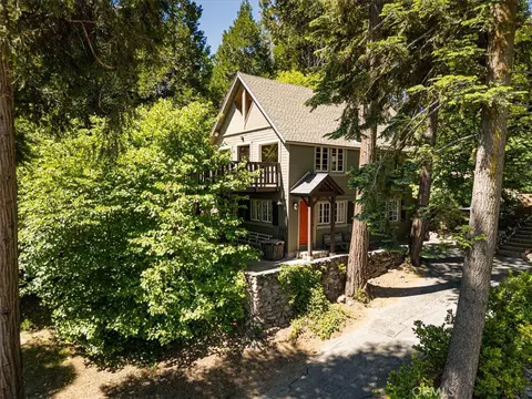 660 Burnt Ml, Lake Arrowhead, CA 92352