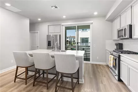 1472 W Sunrise Ln, San Pedro, CA 90732
