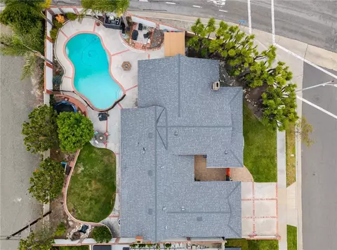 5471 Meadowlark Dr, Huntington Beach, CA 92649