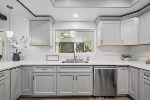 Kitchen - 332 W 231st St, Carson, CA 90745 photo 5 of 6