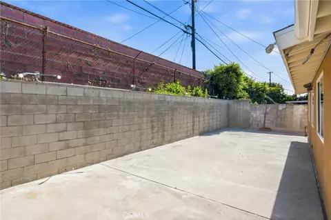Exterior - 332 W 231st St, Carson, CA 90745 photo 4 of 11