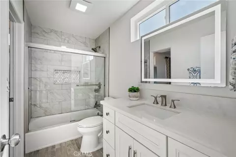Bath - 332 W 231st St, Carson, CA 90745 photo 5 of 6