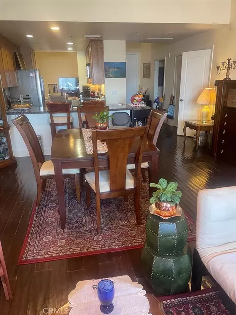 Dining - 300 E 4th #124, Long Beach, CA 90802 photo 1 of 2