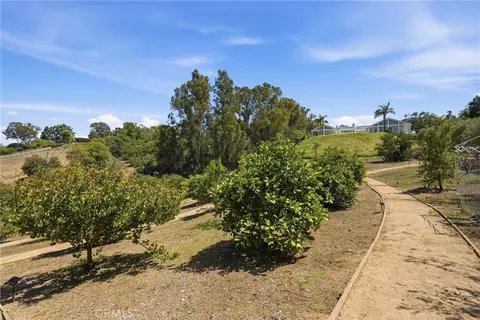 Exterior - 18 E Crest Rd, Rolling Hills, CA 90274 photo 14 of 15