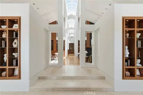 Entry Way - 18 E Crest Rd, Rolling Hills, CA 90274 photo 1 of 6