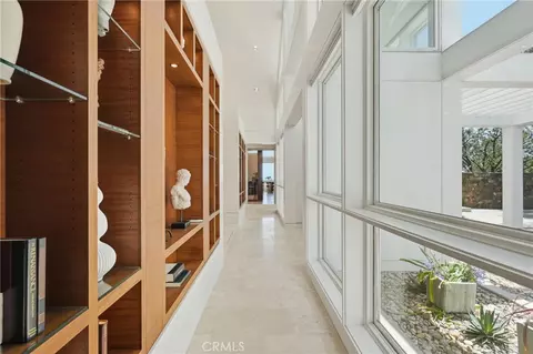 Entry Way - 18 E Crest Rd, Rolling Hills, CA 90274 photo 4 of 6