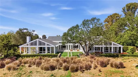 Exterior - 18 E Crest Rd, Rolling Hills, CA 90274 photo 2 of 15
